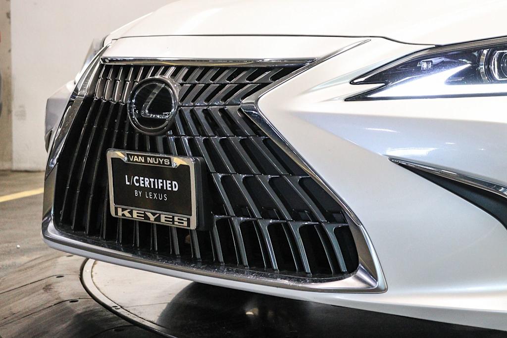 Thumbnail: 2025 Lexus ES - 21