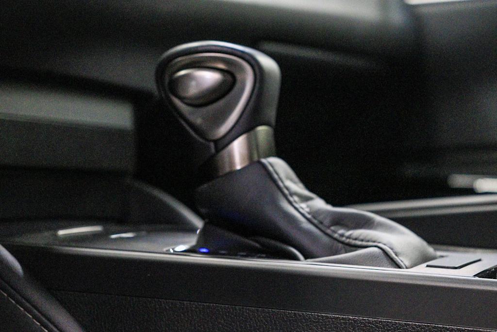 Thumbnail: 2025 Lexus ES - 14
