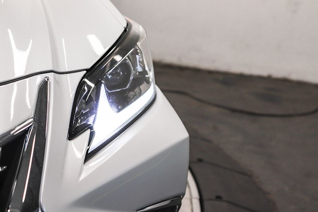 Thumbnail: 2025 Lexus ES - 2