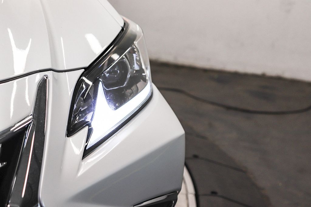 Thumbnail: 2025 Lexus ES - 2