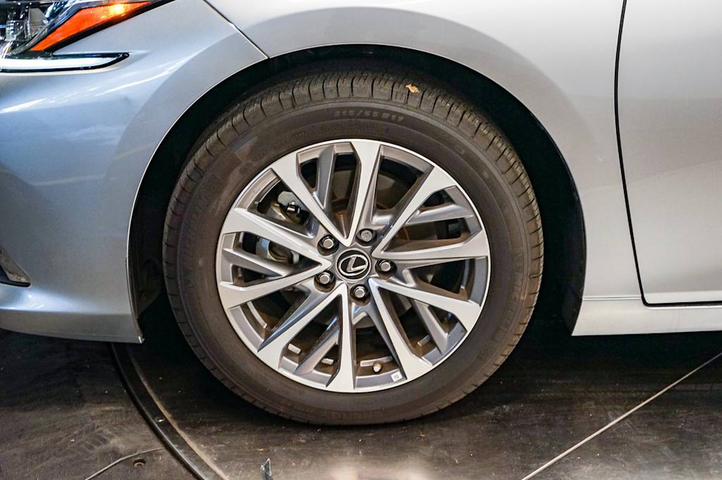 Thumbnail: 2025 Lexus ES - 7