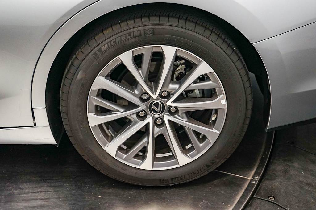 Thumbnail: 2025 Lexus ES - 19