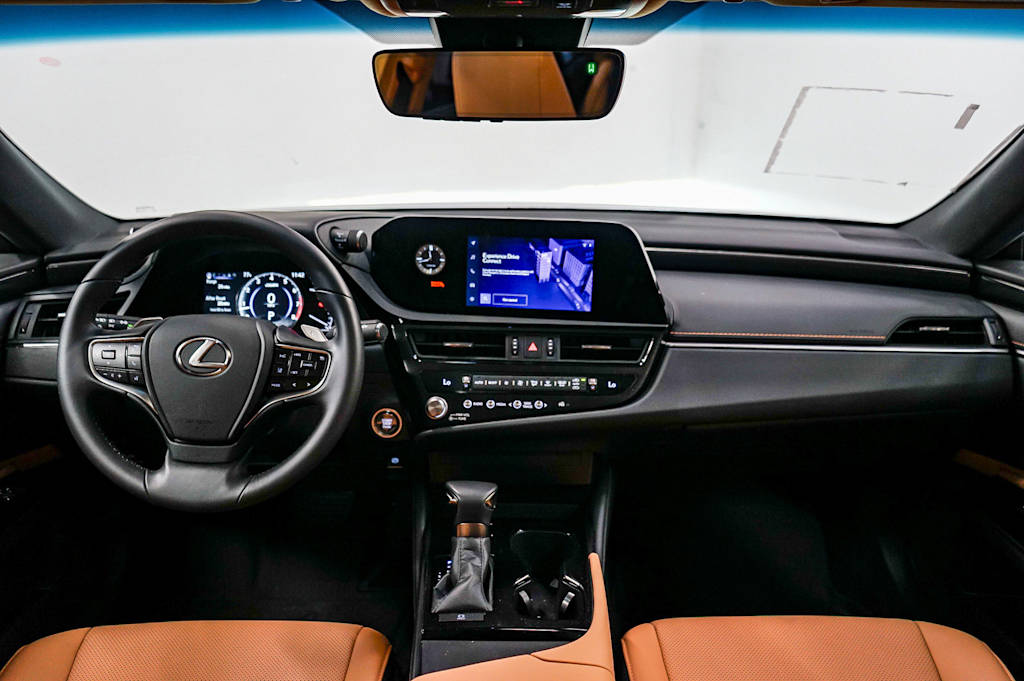 Thumbnail: 2025 Lexus ES - 2