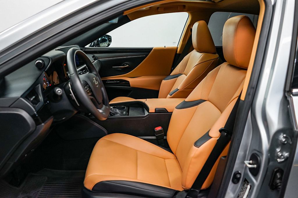 Thumbnail: 2025 Lexus ES - 11