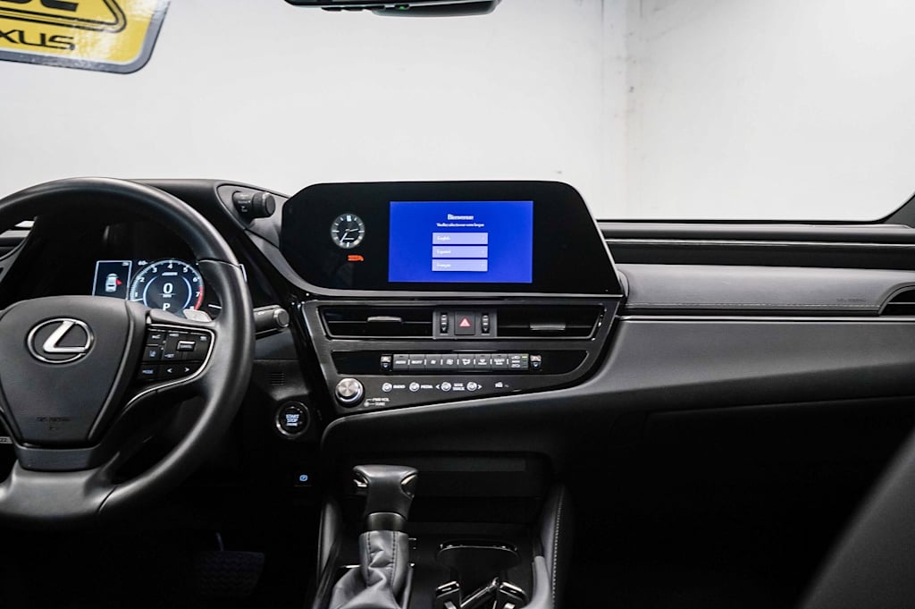 Thumbnail: 2025 Lexus ES - 9