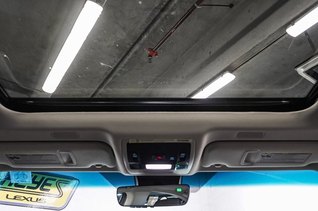 Thumbnail: 2025 Lexus ES - 24