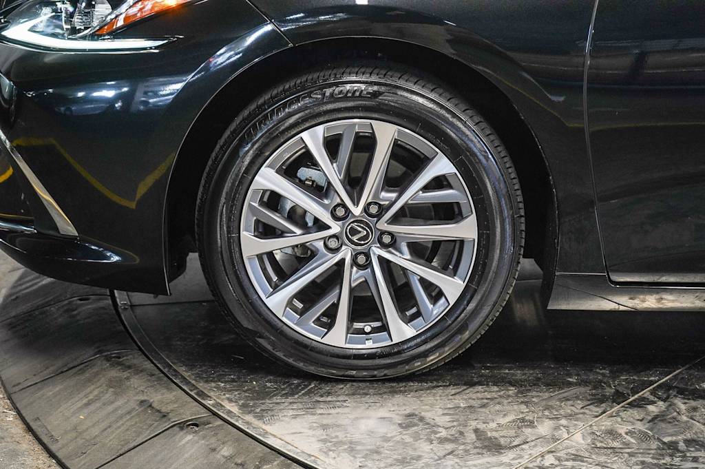 Thumbnail: 2025 Lexus ES - 7