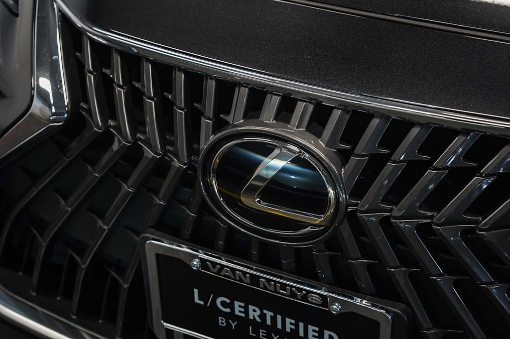 Thumbnail: 2025 Lexus ES - 6