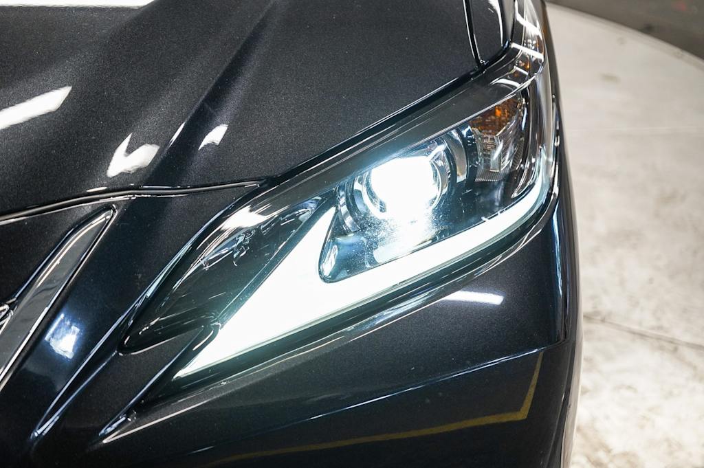 Thumbnail: 2025 Lexus ES - 21