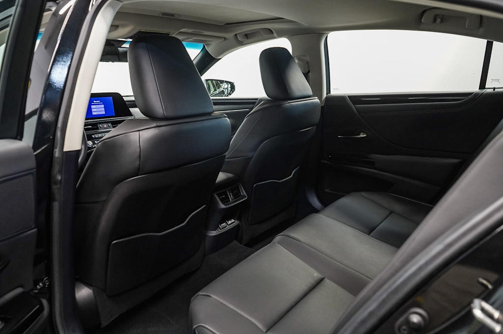 Thumbnail: 2025 Lexus ES - 12