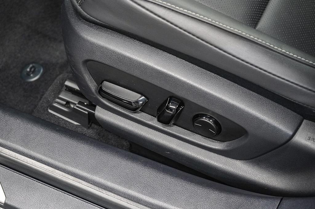 Thumbnail: 2025 Lexus ES - 27