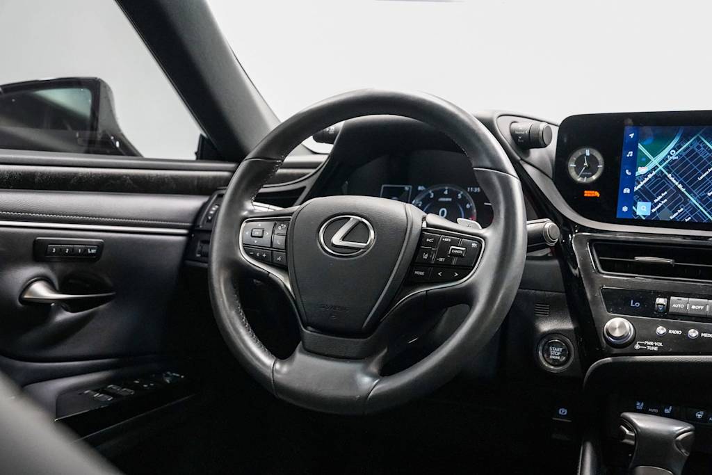 Thumbnail: 2024 Lexus ES - 9