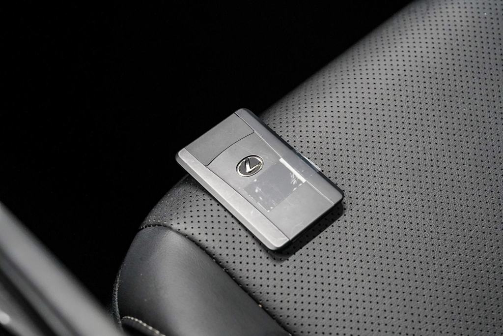Thumbnail: 2024 Lexus ES - 17