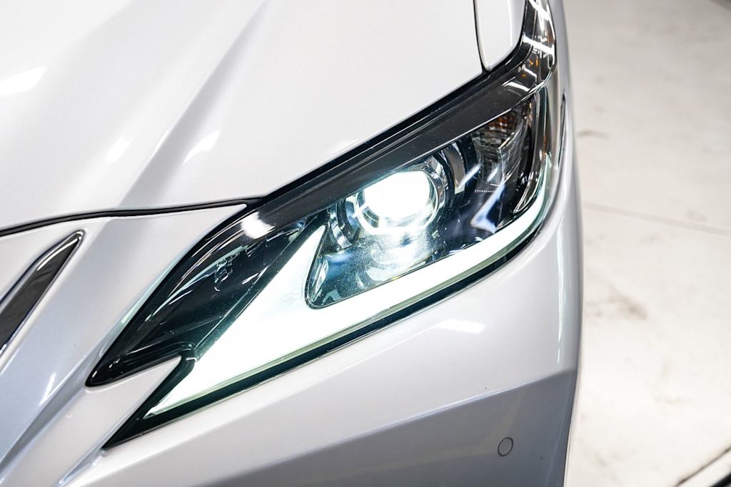 Thumbnail: 2024 Lexus ES - 20