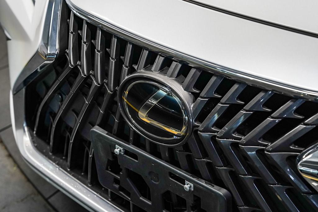 Thumbnail: 2024 Lexus ES - 6
