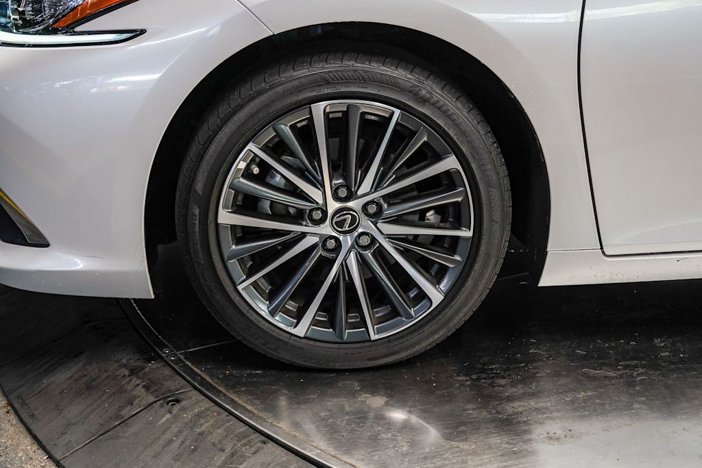 Thumbnail: 2024 Lexus ES - 7