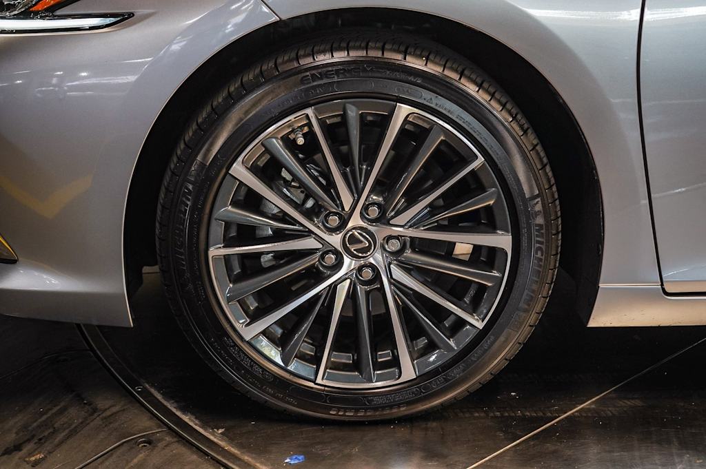 Thumbnail: 2025 Lexus ES - 7