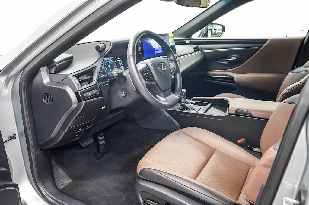 Thumbnail: 2025 Lexus ES - 13