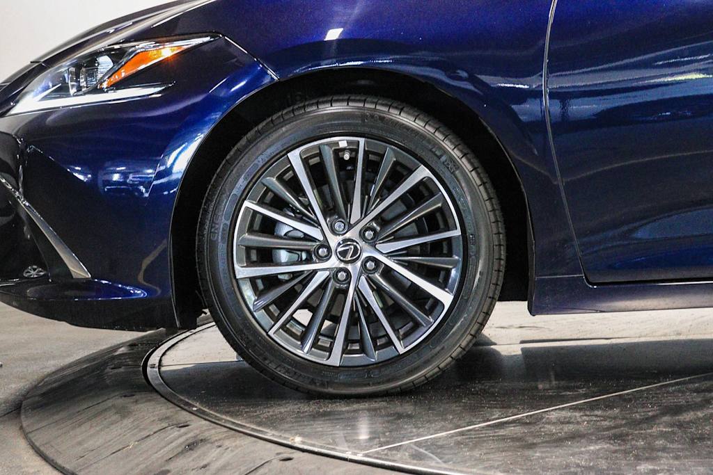 Thumbnail: 2025 Lexus ES - 5