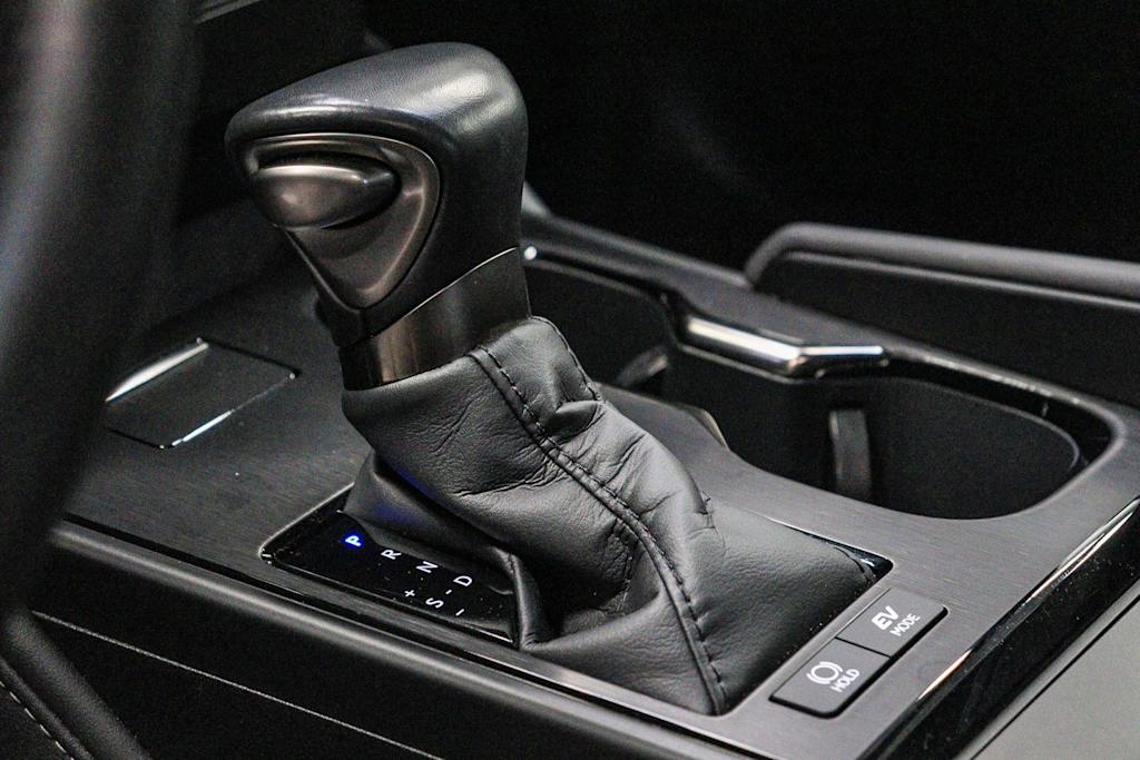 Thumbnail: 2025 Lexus ES - 13