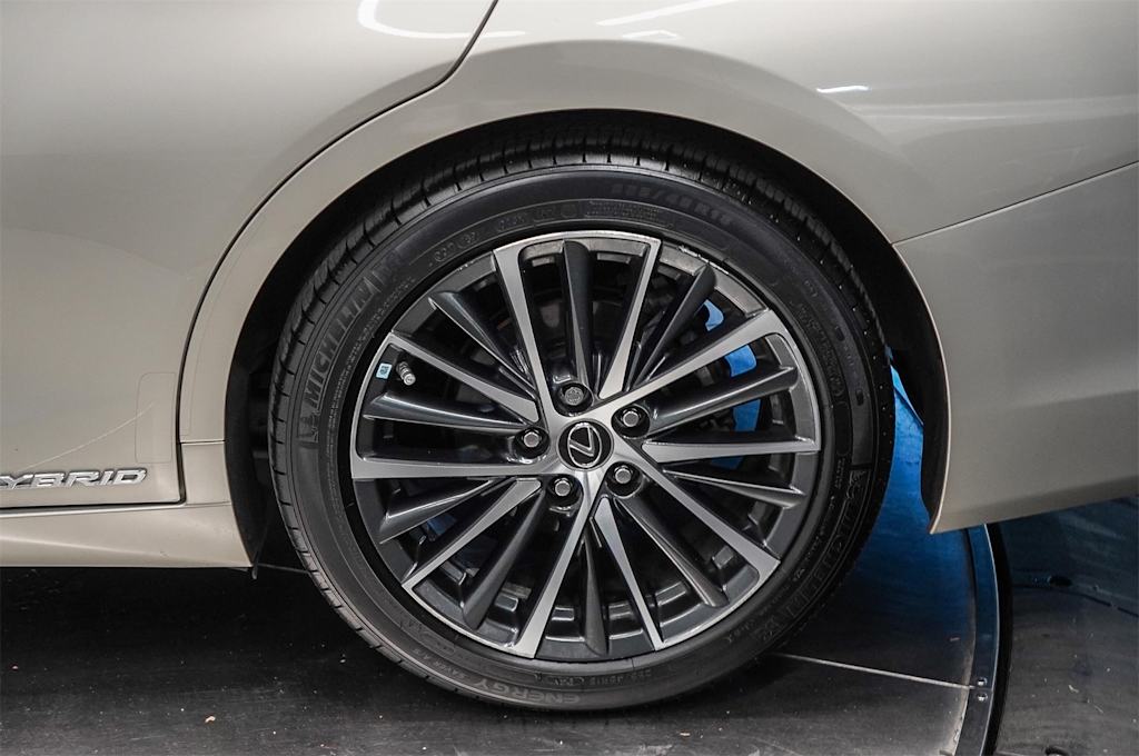 Thumbnail: 2022 Lexus ES - 22