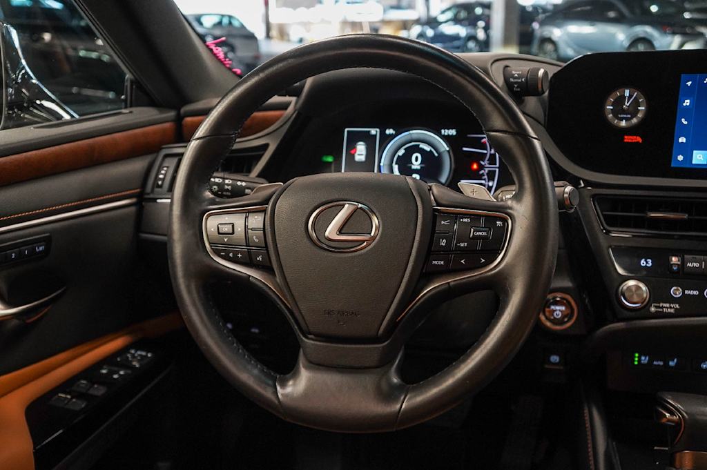 Thumbnail: 2025 Lexus ES - 9