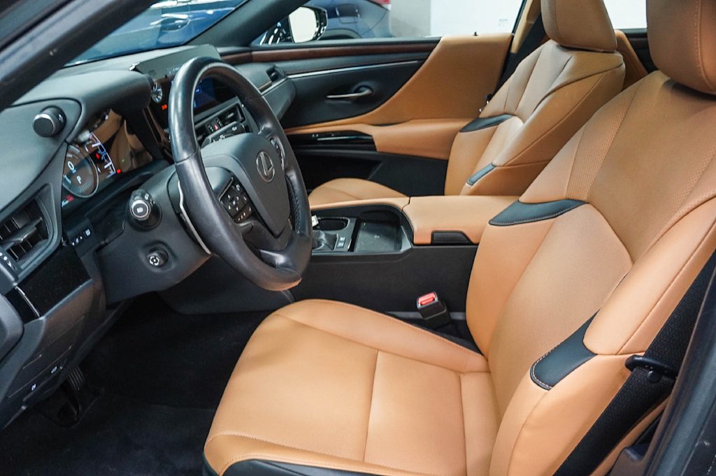 Thumbnail: 2025 Lexus ES - 10