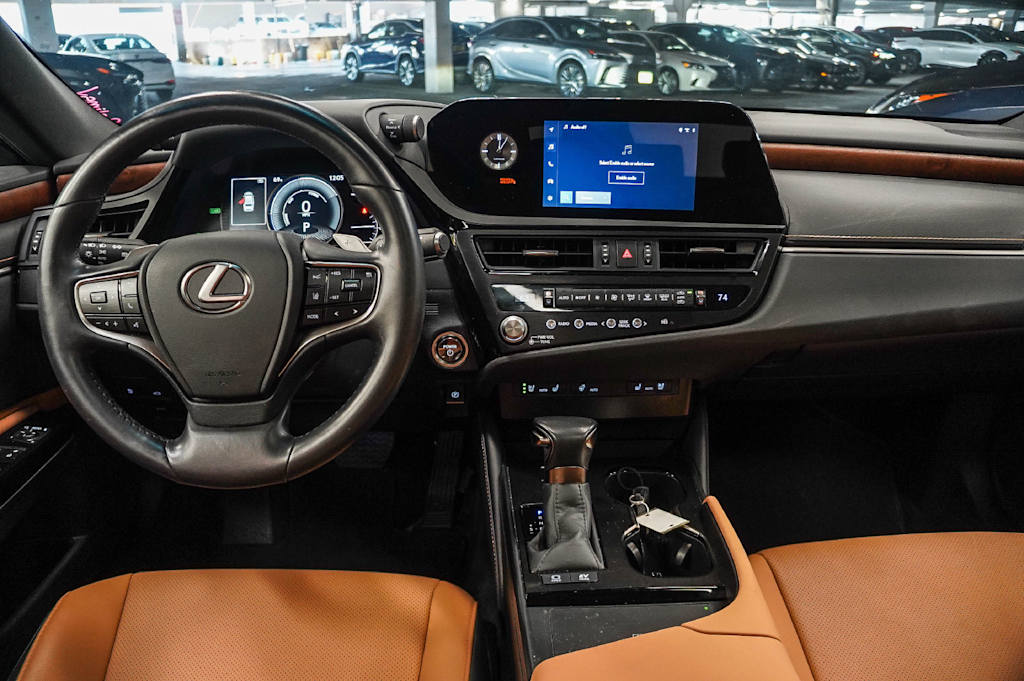 Thumbnail: 2025 Lexus ES - 2