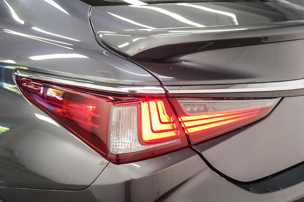Thumbnail: 2025 Lexus ES - 19
