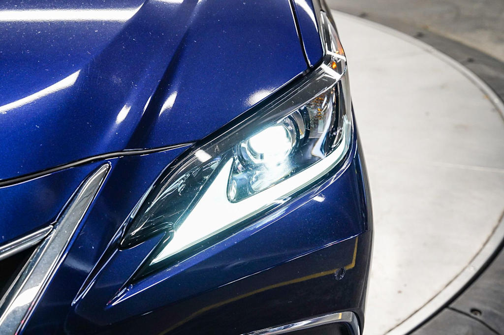 Thumbnail: 2024 Lexus ES - 21