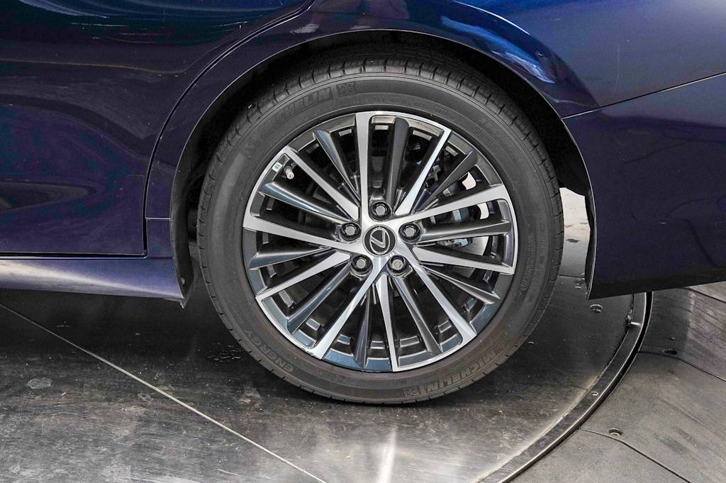 Thumbnail: 2024 Lexus ES - 22