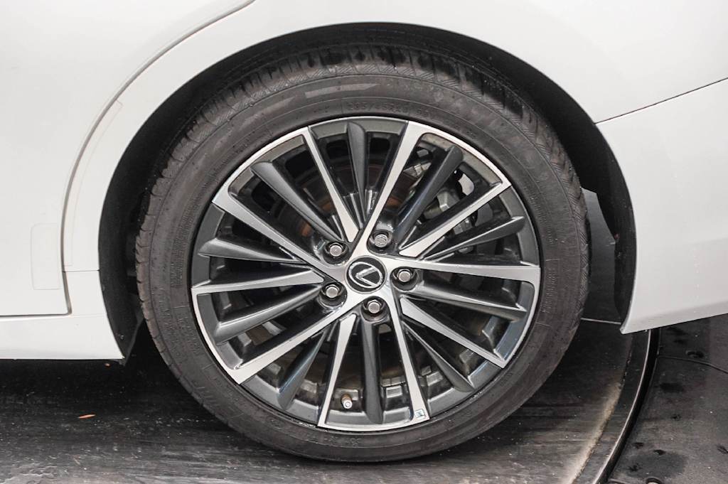Thumbnail: 2024 Lexus ES - 7