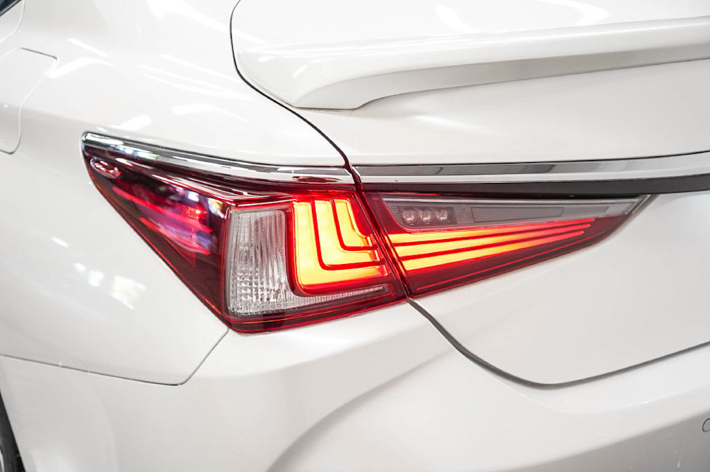 Thumbnail: 2024 Lexus ES - 19