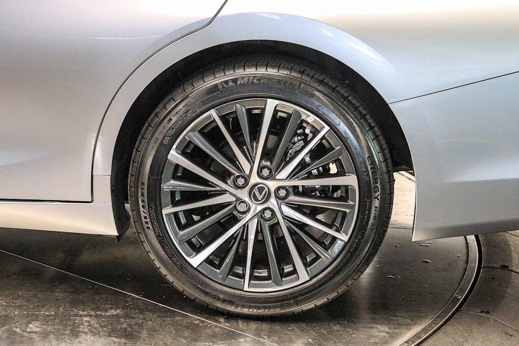 Thumbnail: 2025 Lexus ES - 22