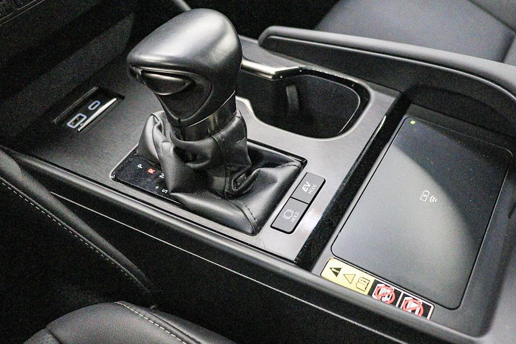 Thumbnail: 2025 Lexus ES - 28