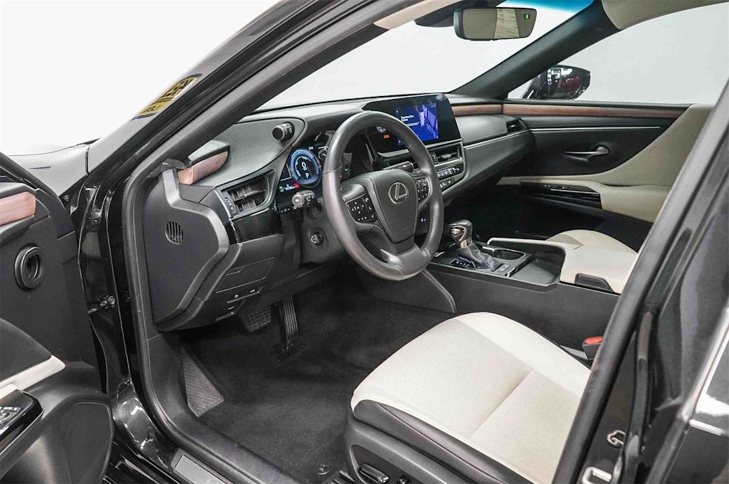 Thumbnail: 2023 Lexus ES - 13