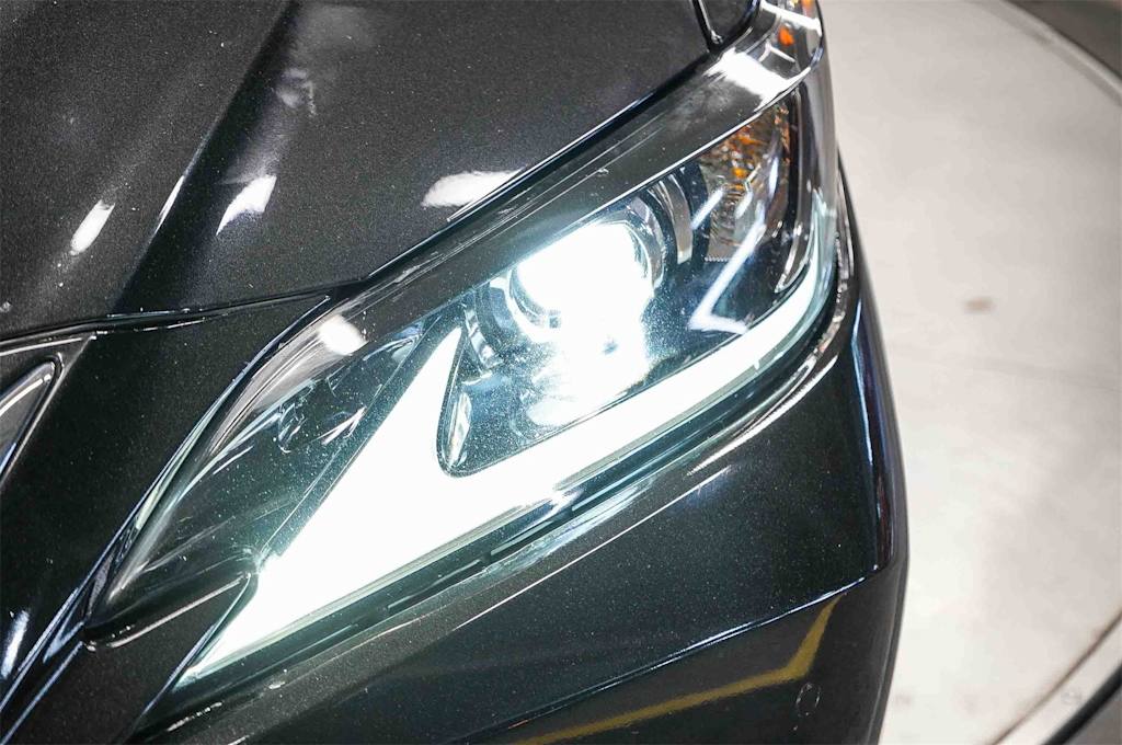 Thumbnail: 2023 Lexus ES - 21