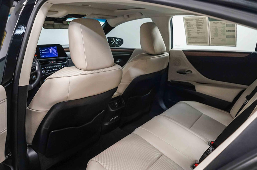 Thumbnail: 2023 Lexus ES - 11