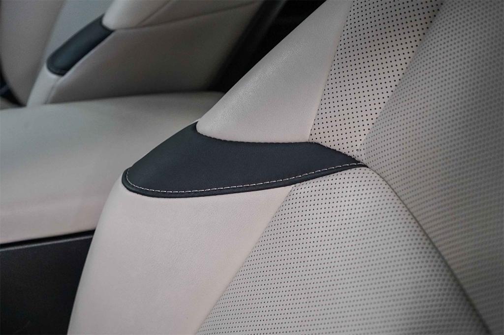 Thumbnail: 2023 Lexus ES - 10