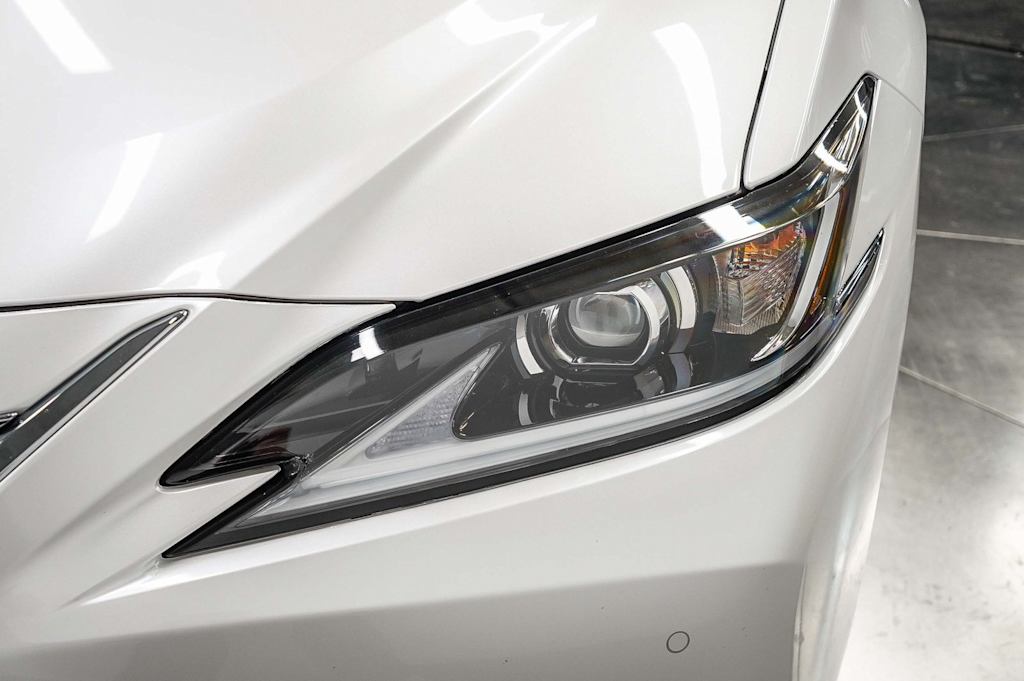 Thumbnail: 2024 Lexus ES - 18
