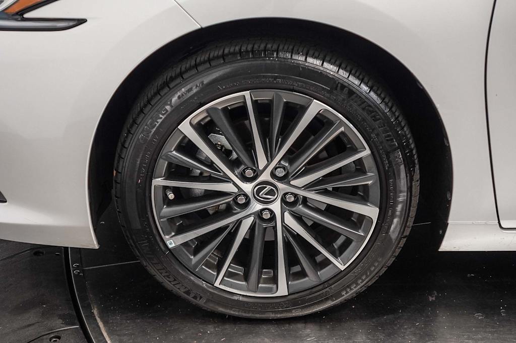 Thumbnail: 2024 Lexus ES - 7