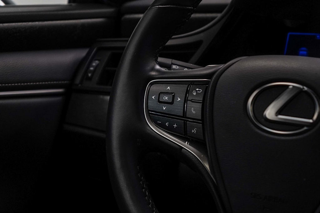 Thumbnail: 2024 Lexus ES - 21
