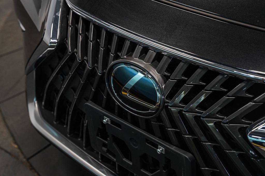 Thumbnail: 2024 Lexus ES - 5