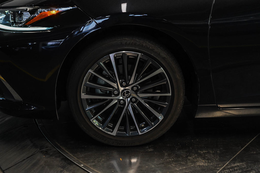 Thumbnail: 2024 Lexus ES - 6