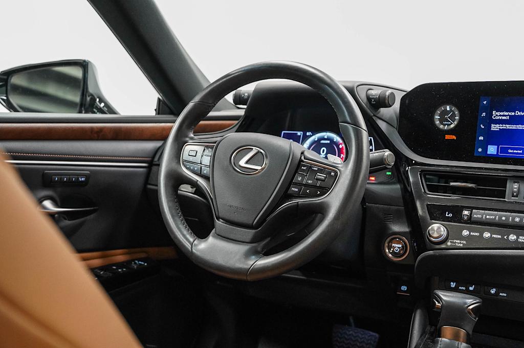Thumbnail: 2024 Lexus ES - 7
