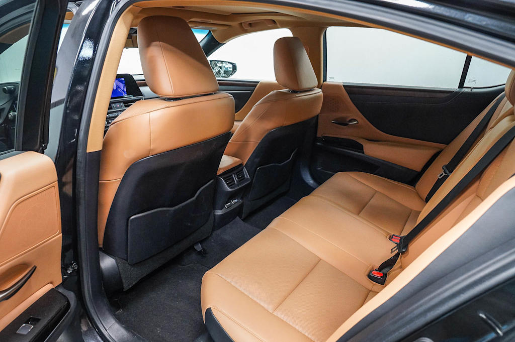 Thumbnail: 2024 Lexus ES - 10