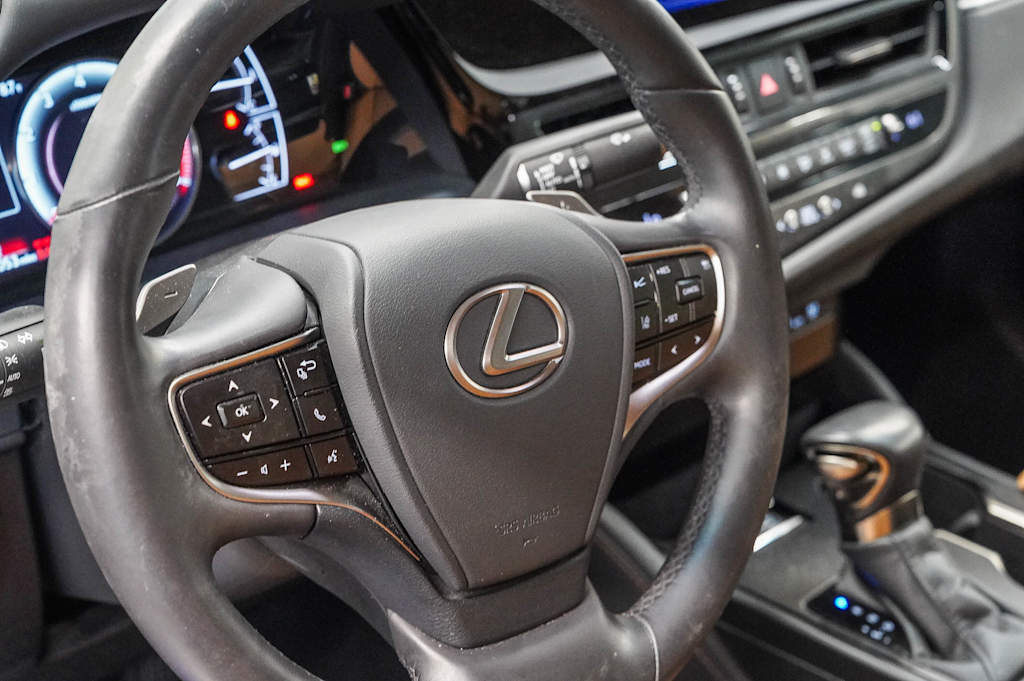 Thumbnail: 2024 Lexus ES - 11