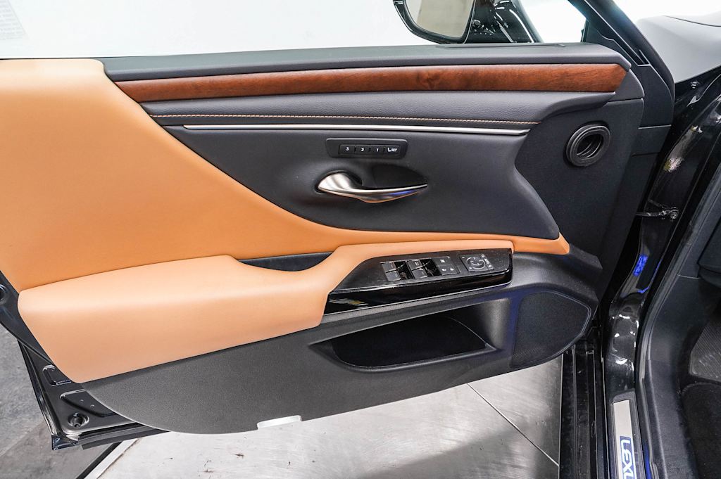 Thumbnail: 2024 Lexus ES - 25