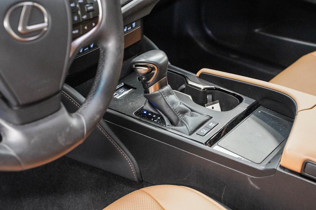 Thumbnail: 2024 Lexus ES - 13