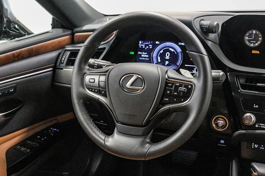 Thumbnail: 2024 Lexus ES - 7